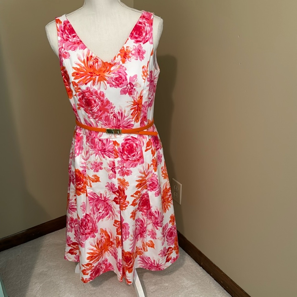 Sleeveless, fully lined, belted summer dress